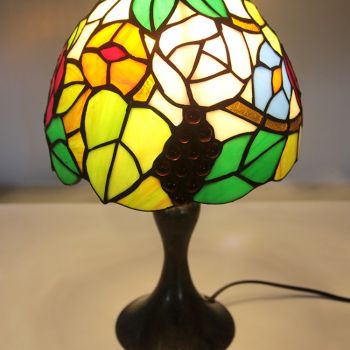 LongHuiJing Tiffany Stained Glass Style Desk Light Grape Lampshade Table Reading Night Light W8H15Inch