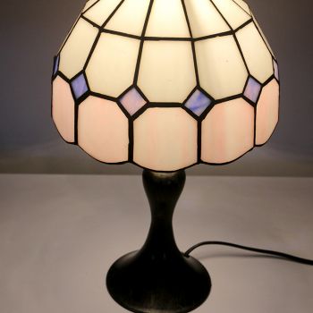 LongHuiJing Tiffany Stained Glass Style Desk Light Pink Grid Lampshade Table Reading Night Light W8H15Inch