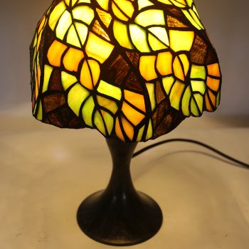 LongHuiJing Tiffany Stained Glass Style Desk Light Green Leaf Lampshade Table Reading Night Light W8H15Inch