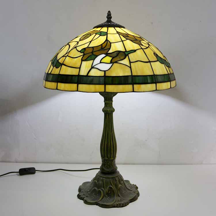 LongHuiJing Elegant Stained Glass Table Lamp Tiffany Style Desk Light With 16Inch Wide Lampshade and Zinc Alloy Base