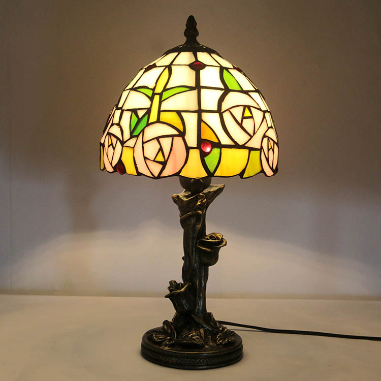 LongHuiJing Tiffany Style Rustic Table Lamp 8Inch Stained Glass Lampshade Desk Light With Rose Base