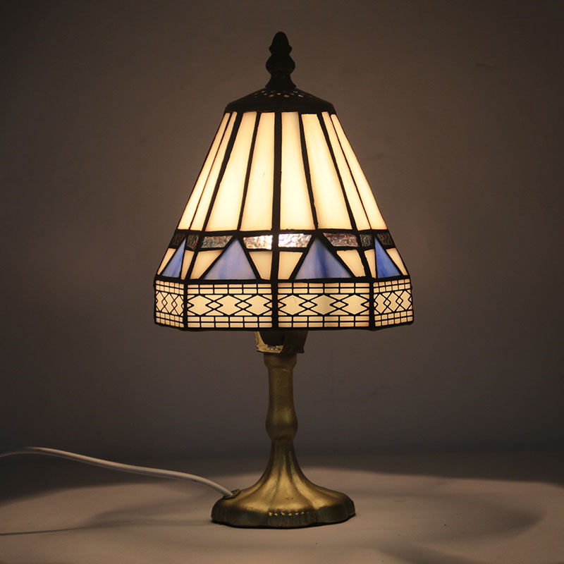LongHuiJing Vintage Tiffany Style Table Lamps Stained Glass Court Retro Desk Lamps Patterns Handmade Desk Light